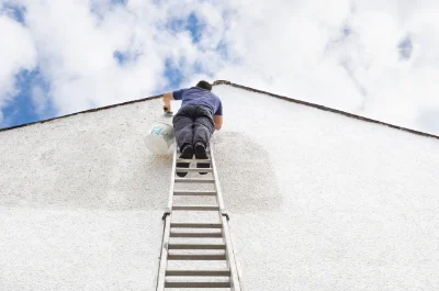 Peinture extérieure à Saint-Laurent-en-Beaumont — façades et ravalement